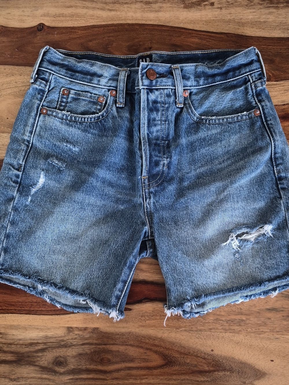 Gap button Fly Boyfriend  Distressed Jean Shorts Sz /025